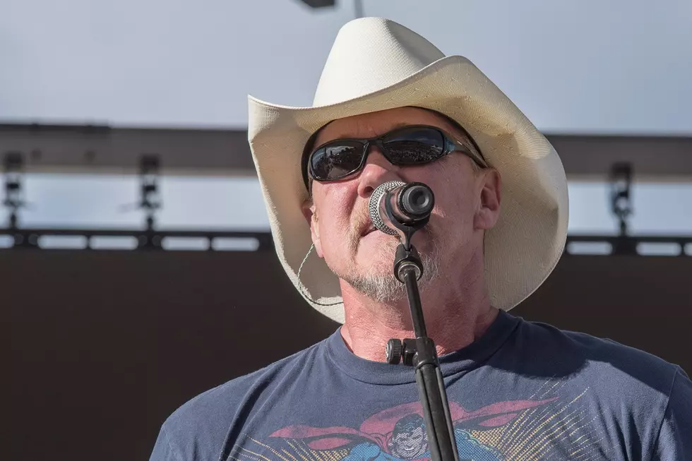 Trace Adkins' Voice Steals the Show at Country Jam 2016