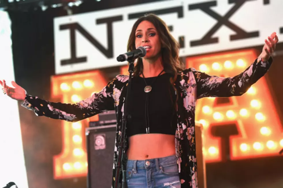 Kelleigh Bannen Dishes on Performing With &#8216;Gracious&#8217; Carrie Underwood