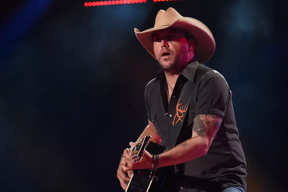 If You Wanna Be More Like Jason Aldean, Wear a Rubber Wedding Ring