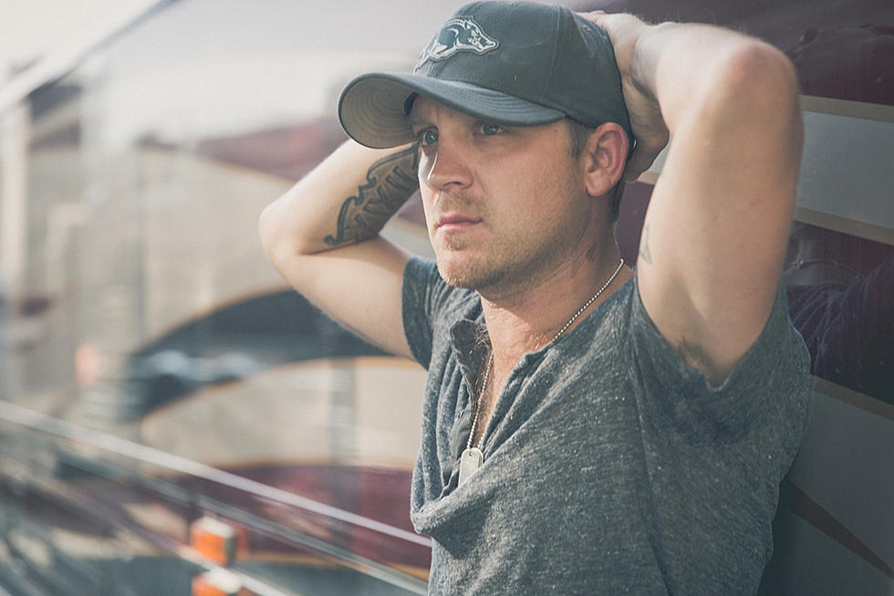 Kinda Don’t Care: Justin Moore Shakes Expectations for New Album