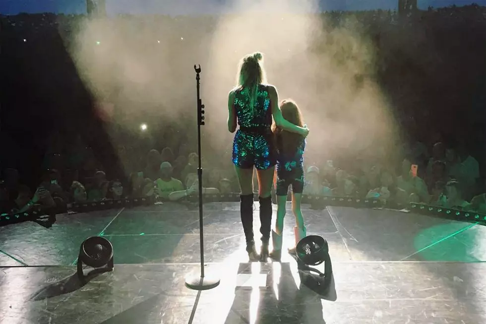 Kelsea Ballerini Makes Wish Come True for Girl With Heart Condition