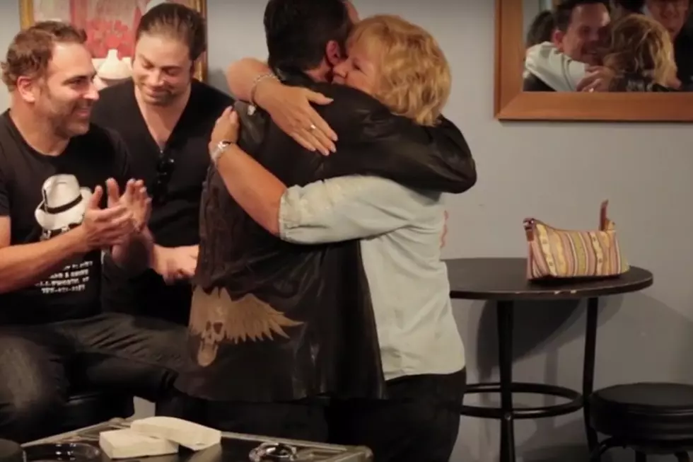 Gary Allan Surprises Biggest Fan at 300th Show [Watch]