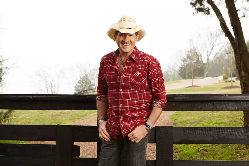 Spend Your Christmas with Kix Brooks On 107.7 GNA