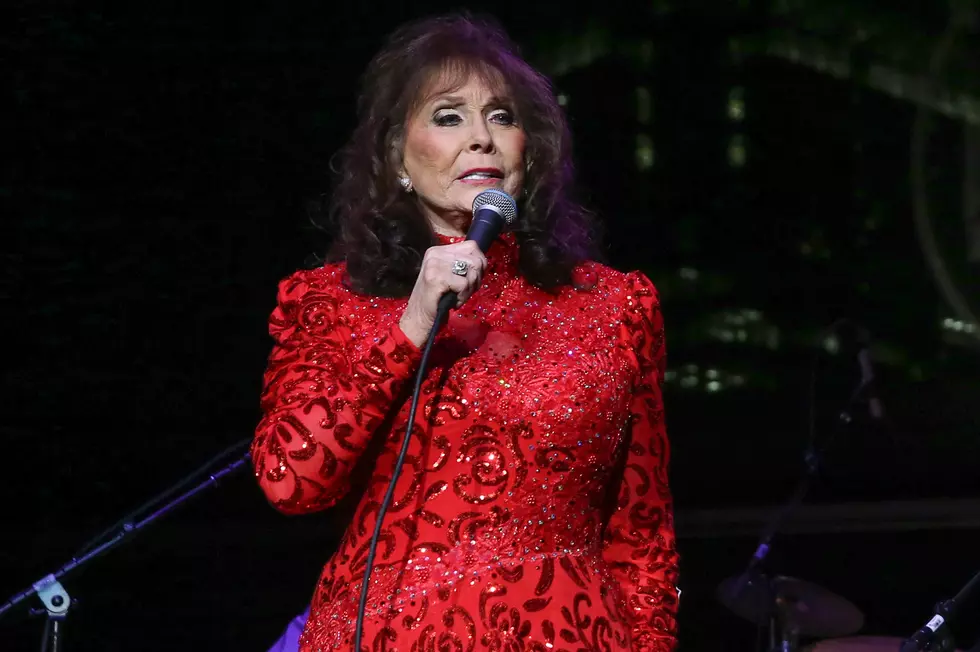 Country News: Loretta Lynn Recovering From Stroke