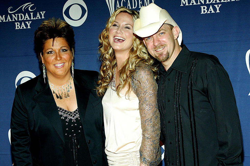 Kristen Hall Leaves Sugarland