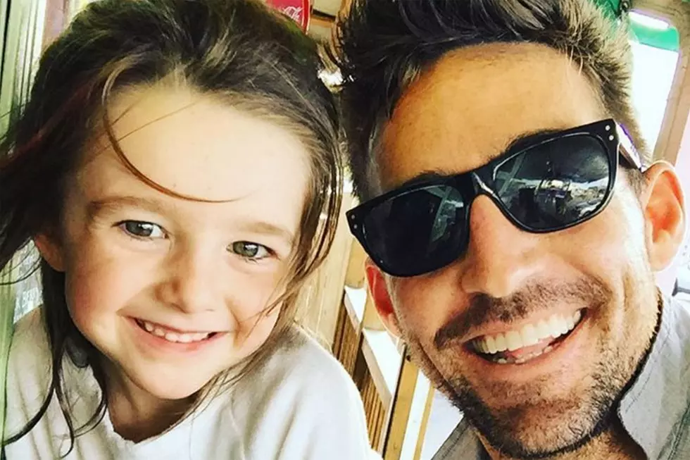 Jake Owen Gives Daughter’s Mini VW Van a Paint Job So It Will Match His