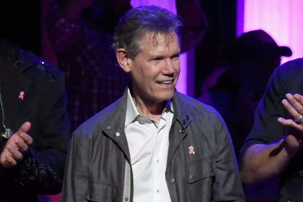 Randy Travis ReReleasing 'An Old Time Christmas' With New Songs