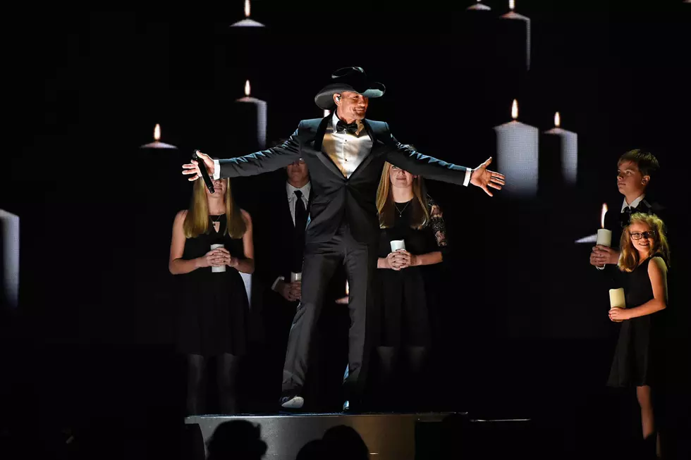 Tim McGraw Creates Memorable Moment With 'Humble and Kind'