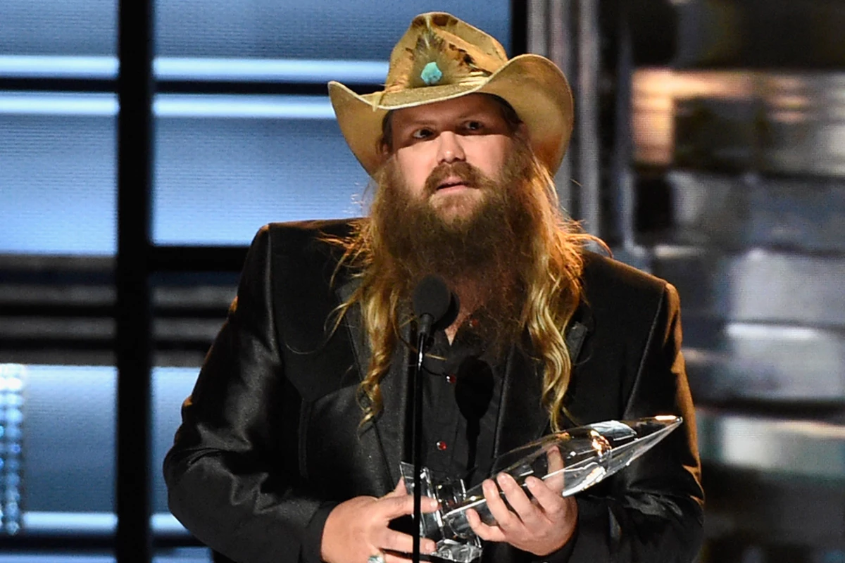 Chris Stapleton Wins Male Vocalist of the Year at 2016 CMAs