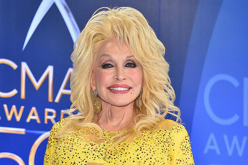 Dolly Parton Offers College Scholarship to Two-Year-Old Arkansas Girl