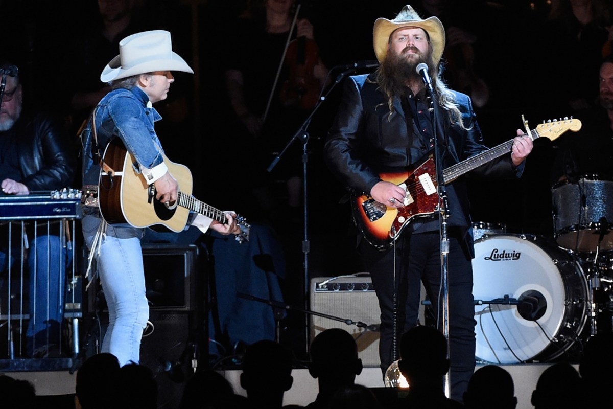 Chris Stapleton, Dwight Yoakam Team at 2016 CMA Awards