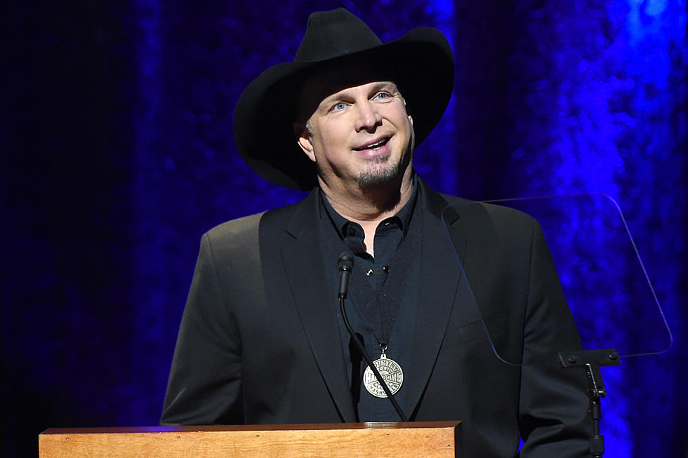 Garth Brooks Announces Memphis Tour Date for 2017