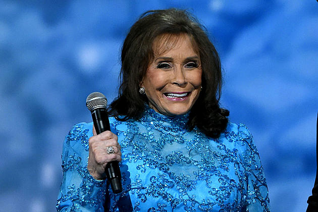 Loretta Lynn Admits to Trying Marijuana for the First Time at 84