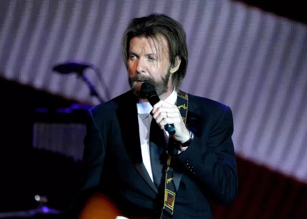 Ronnie Dunn Gets His Own Radio Show (For a Little Bit, Anyway)