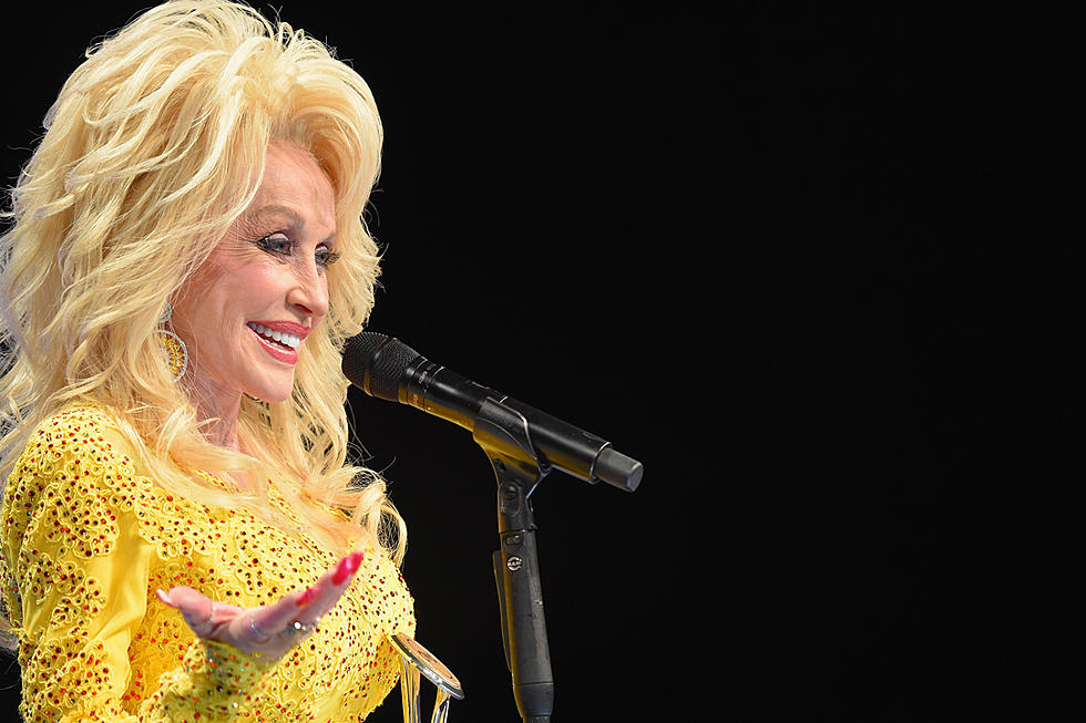 Dolly Parton Organizing Telethon for Gatlinburg Wildfire Victims
