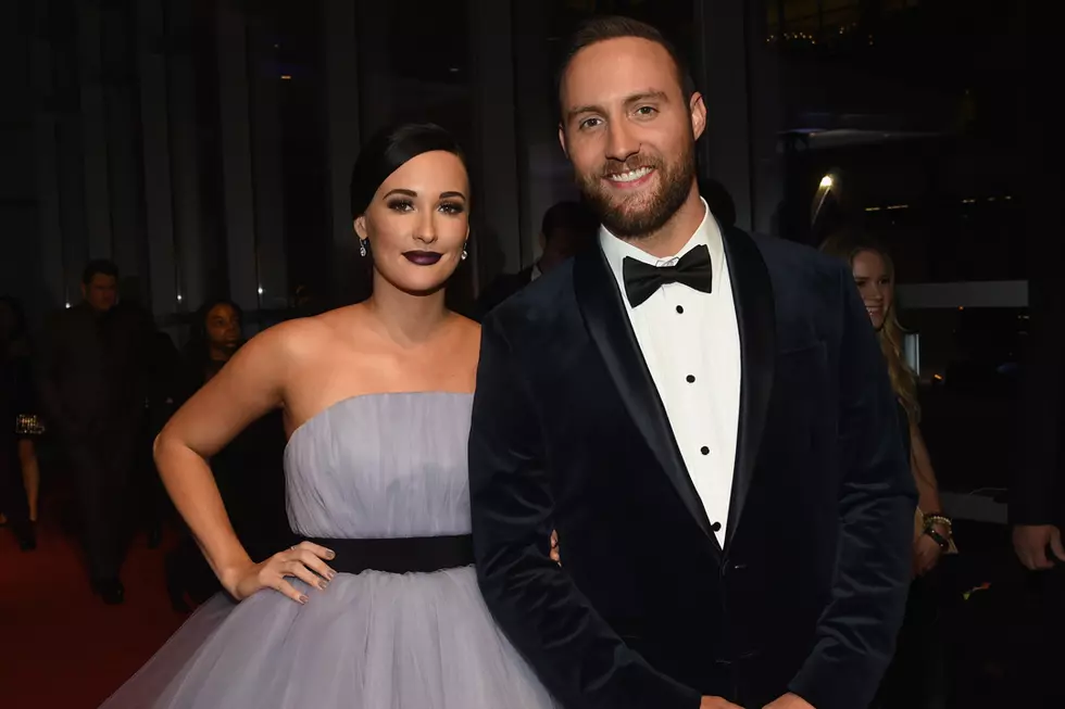 Kacey Musgraves Gets Engaged for Christmas!
