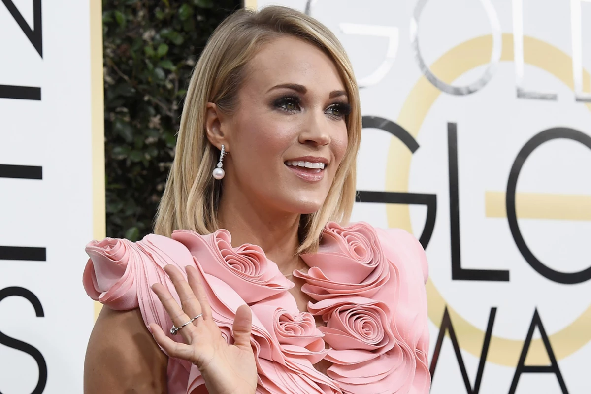 Carrie Underwood's 2017 Golden Globes Dress Looks Like the Rose Highlighter  Come to Life