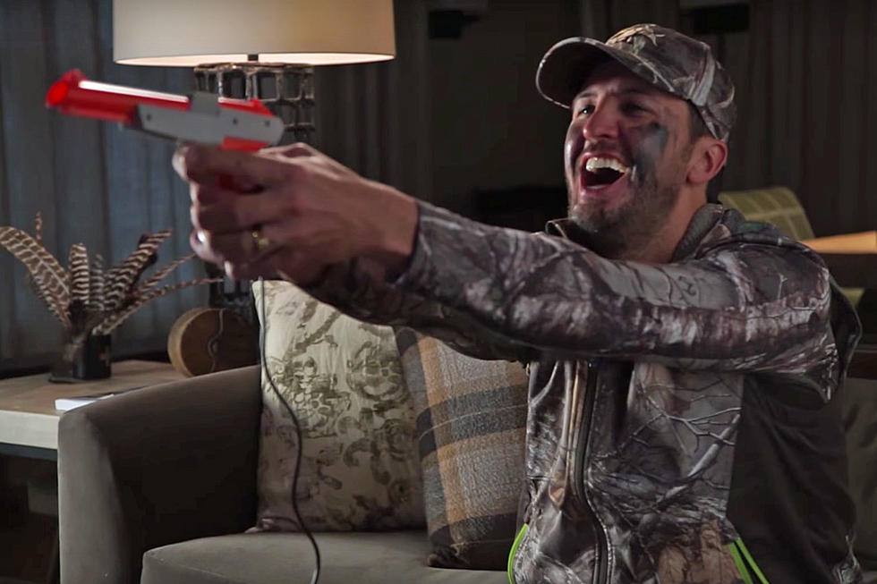 Luke Bryan Announces Massive 2017 Tour by Playing Duck Hunt
