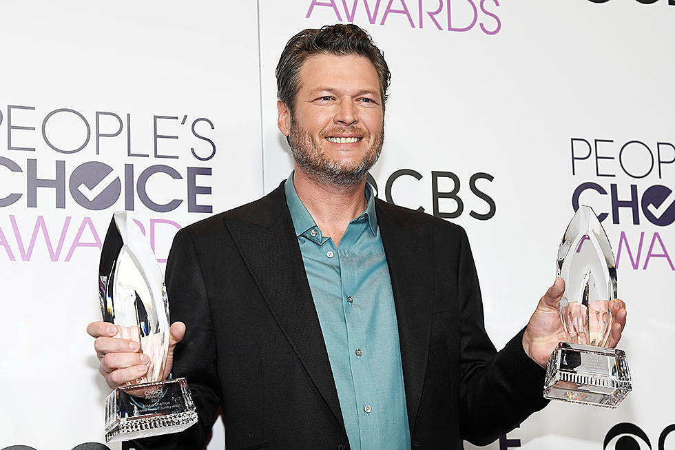 Blake Shelton Wins Big at 2017 People’s Choice Awards