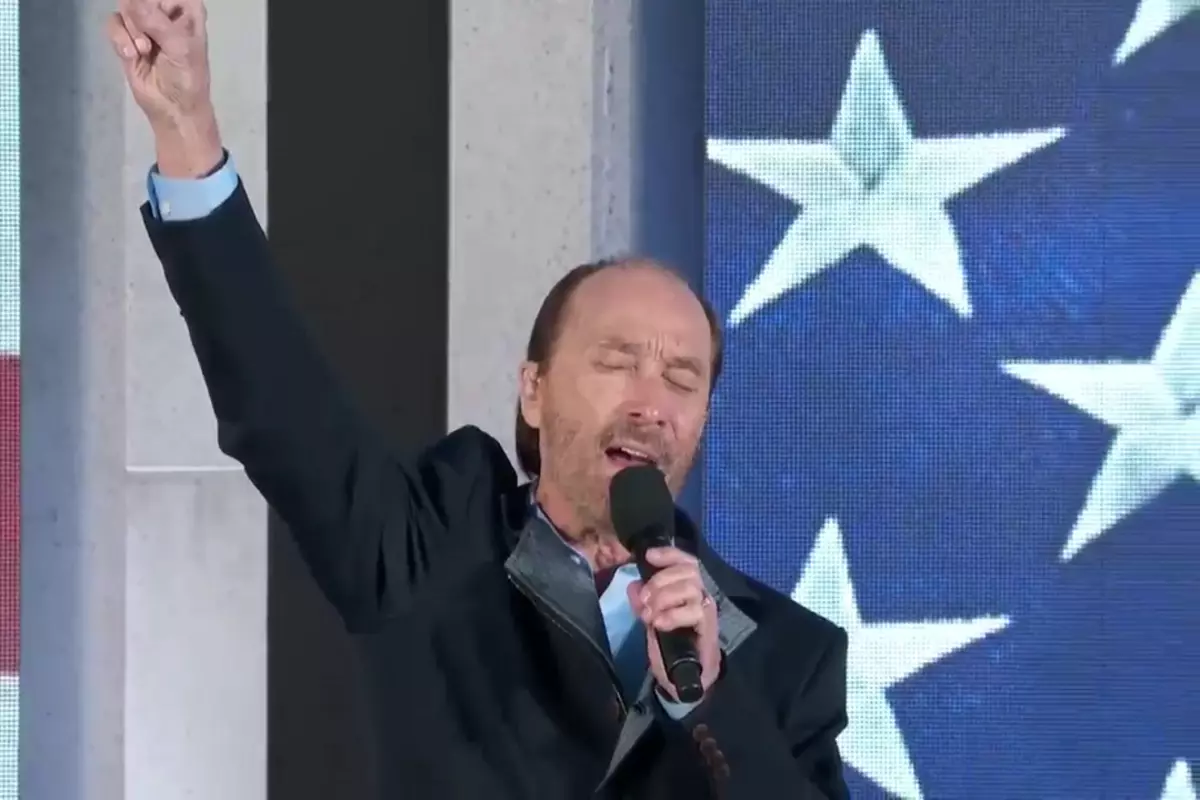 Watch Lee Greenwood Perform at Trump Inauguration Concert