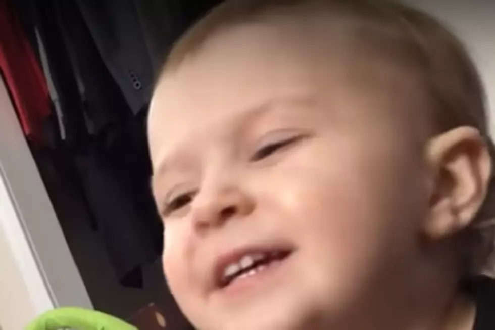 Adorable Toddler Sings Dolly Parton's 'Jolene' [Watch]