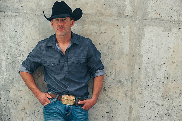 Aaron Watson Waxes Nostalgic in &#8216;They Don&#8217;t Make Em Like They Used To&#8217; [Exclusive Premiere]
