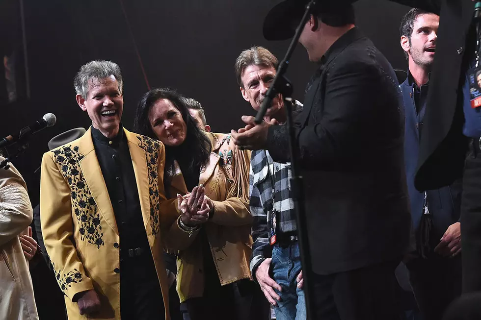 Country Stars Celebrate Randy Travis&#8217; &#8216;Timeless&#8217; Legacy Backstage at Tribute Concert