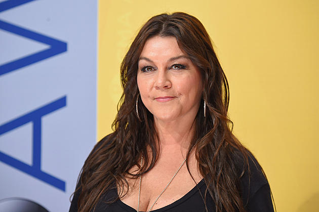 Gretchen Wilson Can Chew Tobacco and Drink Coffee at the Same Time