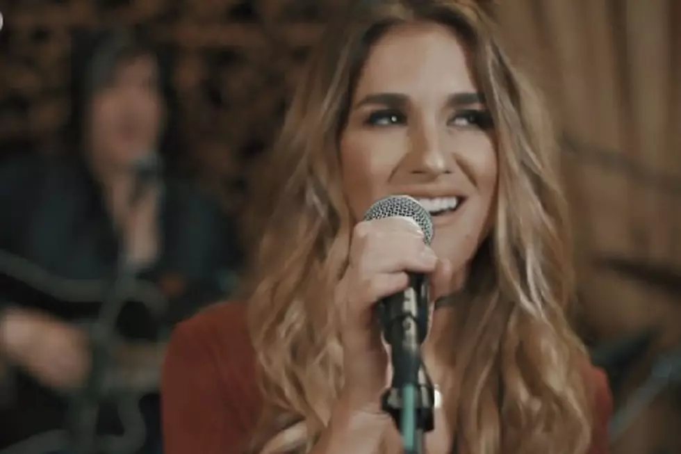 Jessie James Decker Shines in Acoustic ‘Girl on the Coast’ Performance [Exclusive Premiere]