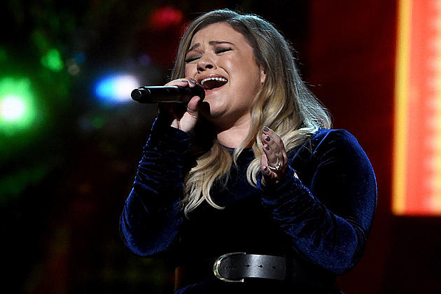 Kelly Clarkson Reveals She Had a Cancer Scare Before 2006 Grammys