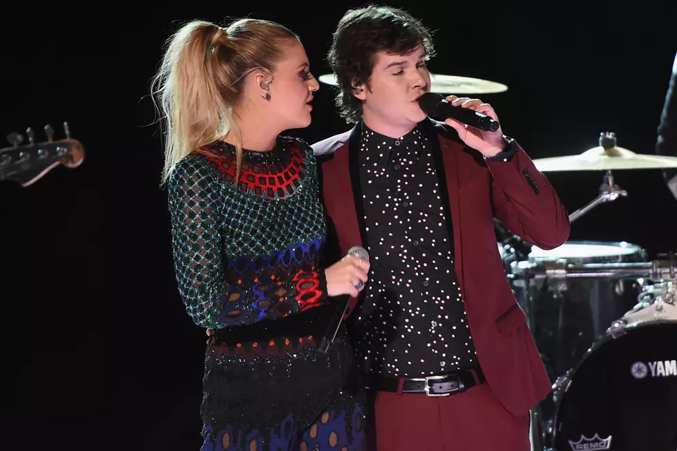 Kelsea Ballerini Performs With Lukas Graham at 2017 Grammys