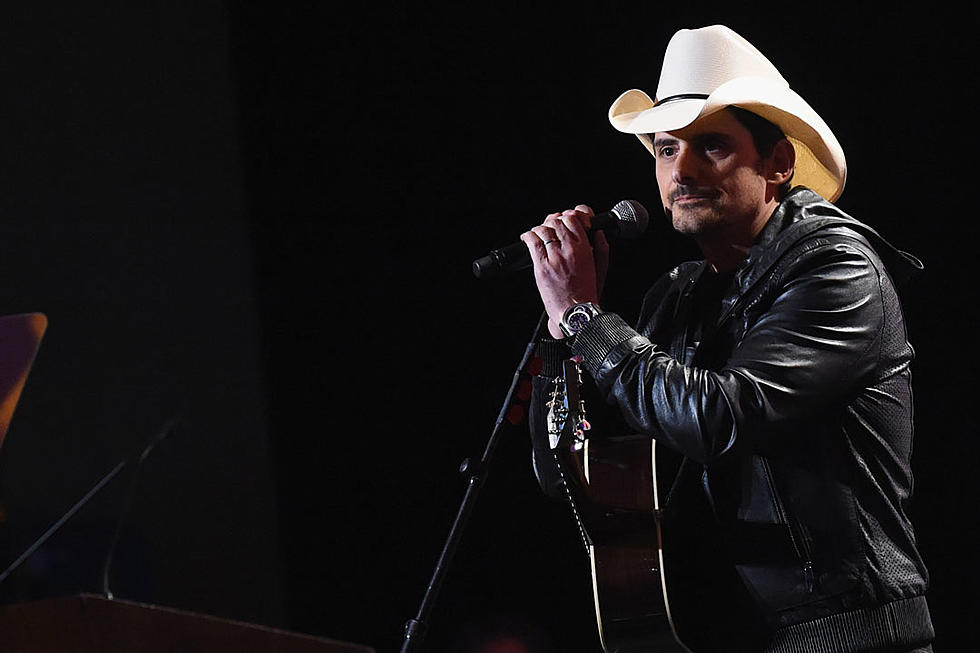 Brad Paisley Honors Late Chuck Berry With &#8216;Johnny B. Goode&#8217; [Watch]