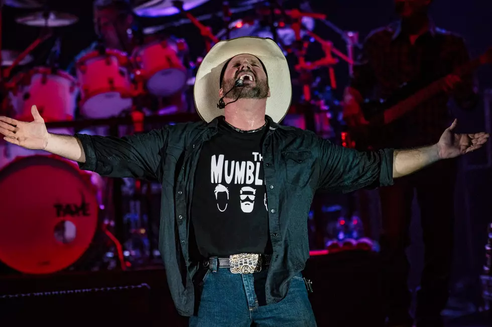 Garth Brooks Announces Drive-In Concert Performance for June 2020