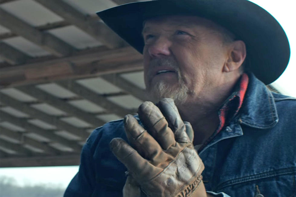 Trace Adkins Reflects in ‘Watered Down’ Video