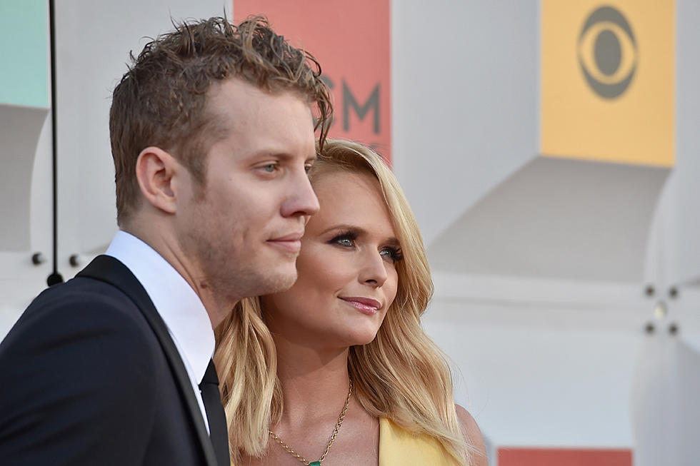 Miranda Lambert, Anderson East Tear Up Stage With Flirtatious ‘Stay With Me’ Duet