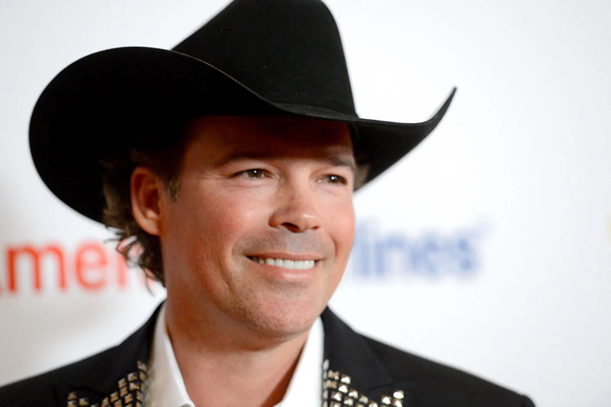 Clay Walker Shares Two New Songs Ahead of New Album