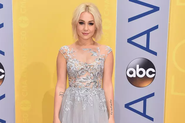Country News: Who Was Raelynn&#8217;s Date at ACM&#8217;s?