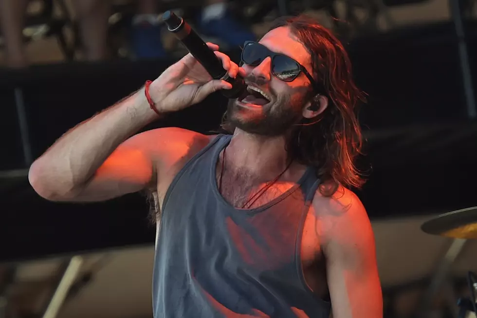 Ryan Hurd Offers Fans ‘Love in a Bar’ During SXSW Performance [Watch]