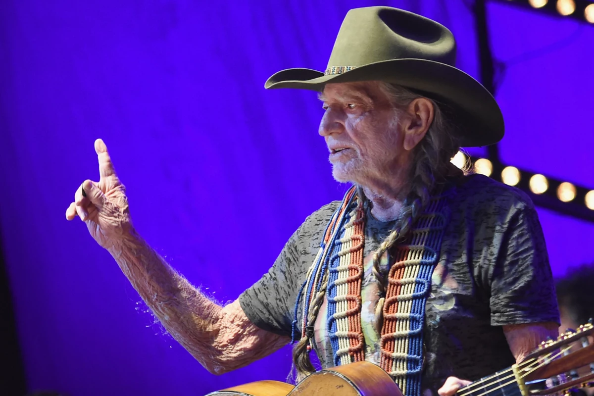 Willie Nelson's Publicist Denies Reports He's 'Deathly Ill'