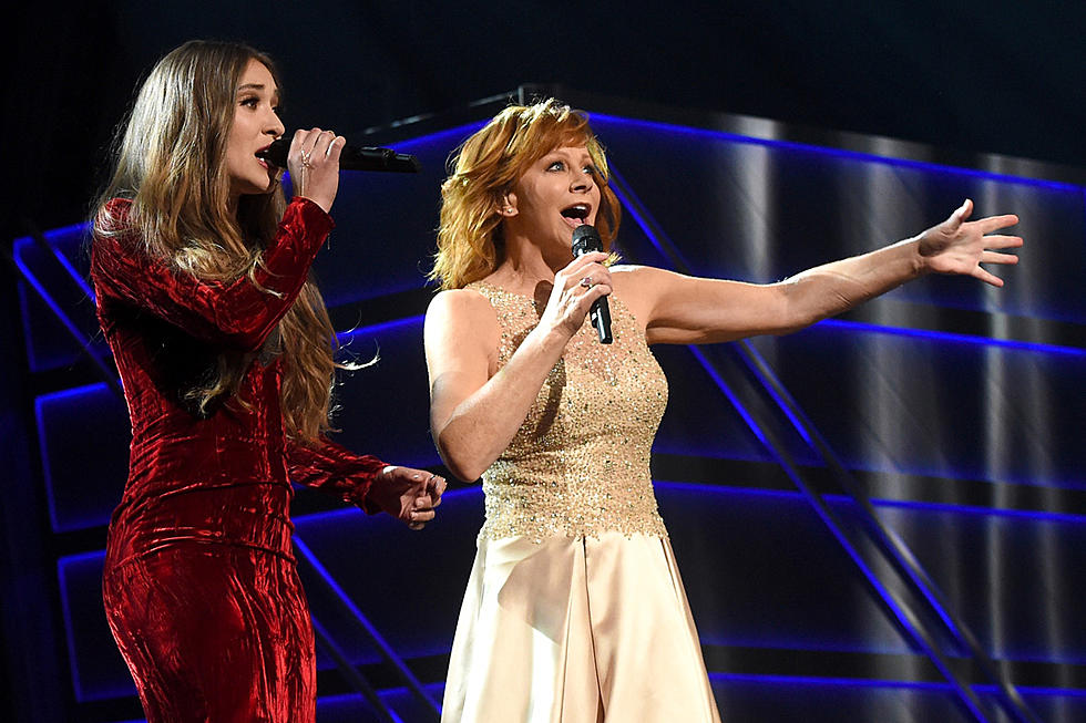 Reba McEntire and Lauren Daigle Offer Powerful ‘Back to God’ at 2017 ACM Awards