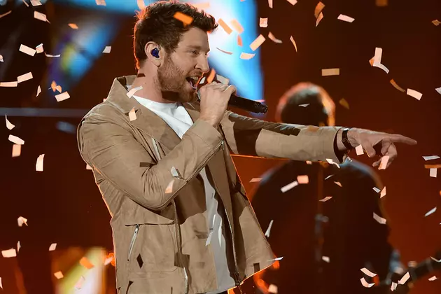 Brett Eldredge Celebrates Sixth Consecutive No. 1, &#8216;Wanna Be That Song&#8217;