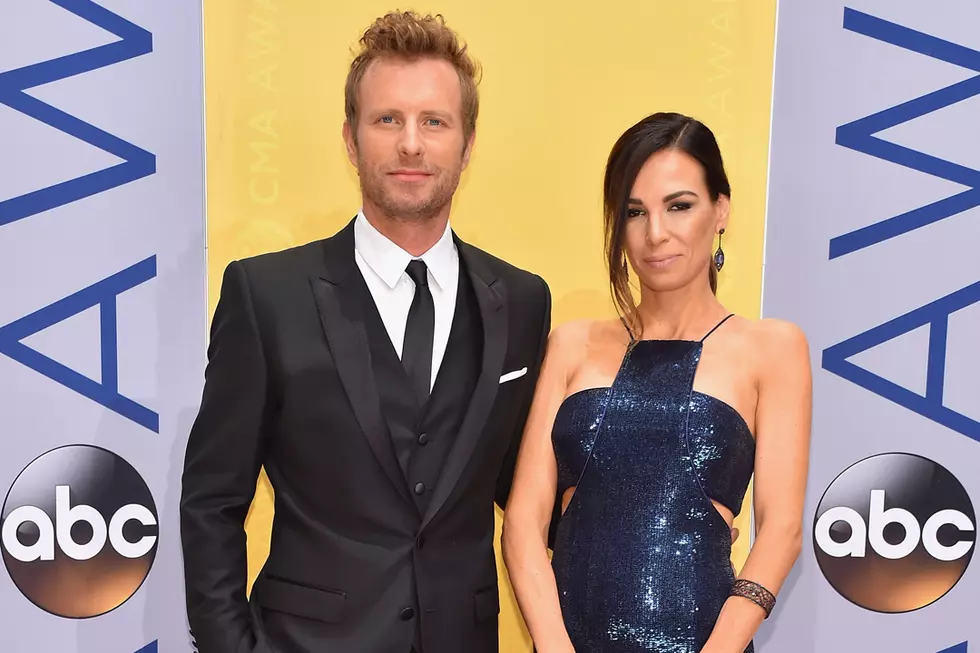 Dierks Bentley’s Wife Receives Support From Her ‘Pit Crew’ at Boston Marathon