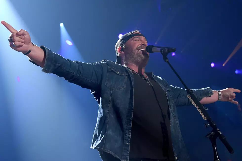 Lee Brice’s Sons Adorably Surprise Him on Stage During ‘Boy’ [Watch]