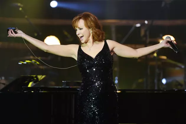 Reba McEntire Going &#8216;Dark&#8217; for New Drama Series, &#8216;Red Blooded&#8217;