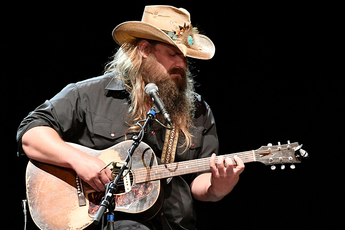 Chris Stapleton Performs 'Either Way' on 'The Voice' Finale