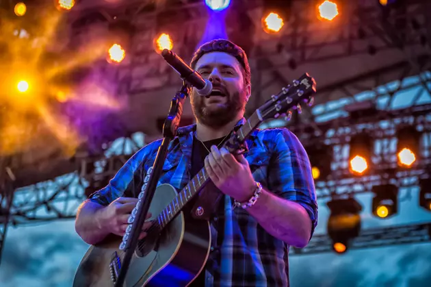 Chris Young: Hearing a Crowd Sing Your Song Back to You Is &#8216;Just Perfect&#8217;