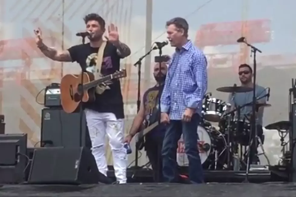 Randy Travis Joins Michael Ray for Surprise Appearance at CMA Fest [Watch]