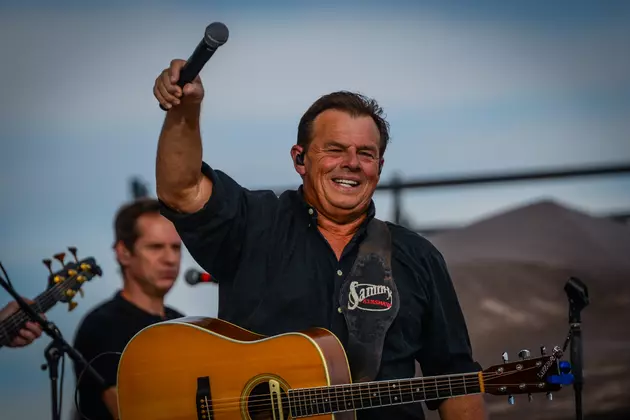 Sammy Kershaw + Girlfriend Mendy Just Had a Baby Girl!