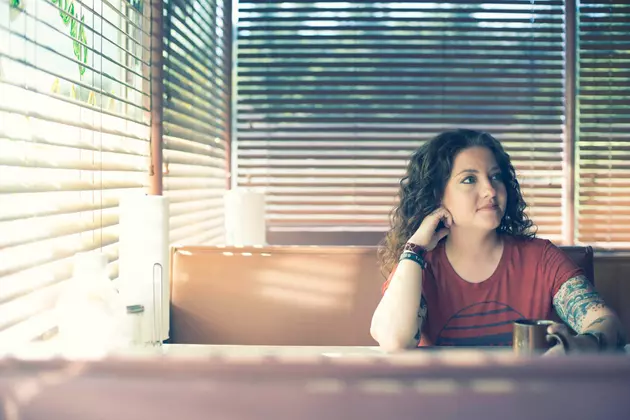 Ashley McBryde Releasing Debut Album, &#8216;Girl Going Nowhere,&#8217; This Spring