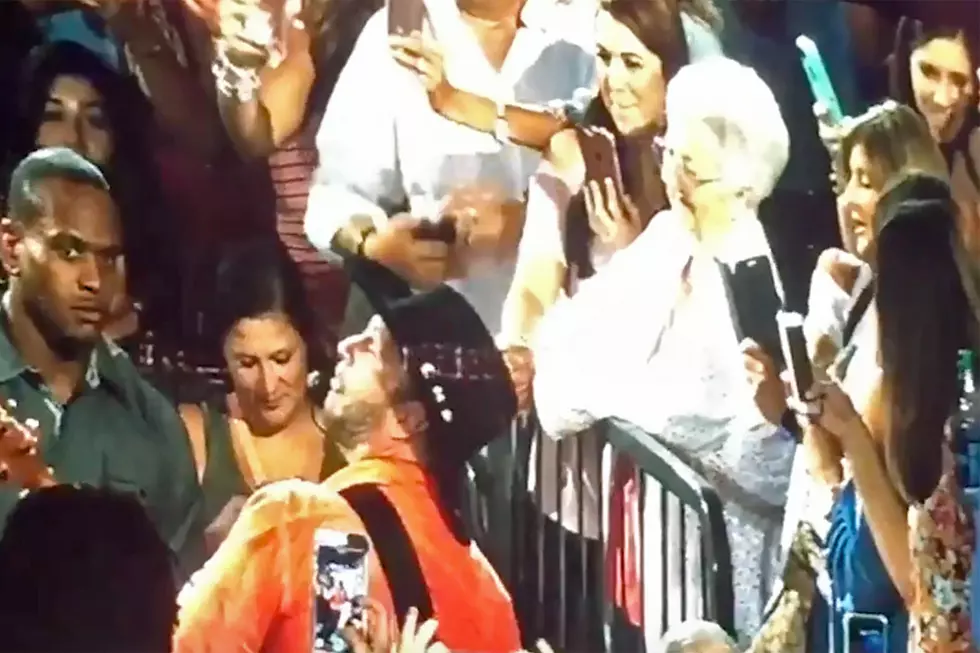 Elderly Fan Who Hasn’t Seen Concert Since Elvis Gets Wild Surprise From Garth Brooks